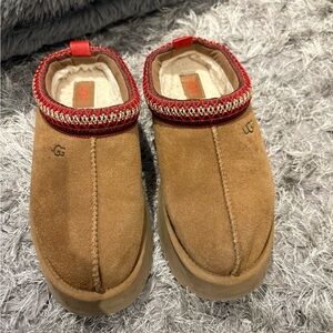 UGG Women’s Tazz Platform Slippers